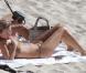 Kate Moss et Jamie Hince se détendent sur une plage à Saint-Barthélémy le 19 decembre 2012