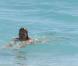 Kate Moss et Jamie Hince se détendent sur une plage à Saint-Barthélémy le 19 decembre 2012