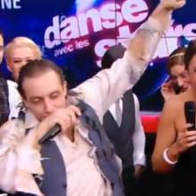 Sandrine Quétier et Philippe Candeloro après avoir partagé un baiser sous le gui lors de "Danse avec les stars fête Noël", diffusé sur TF1 le samedi 22 décembre 2012.
