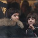 Maggie Gyllenhaal : Séance shopping avec sa fille Ramona à New York