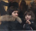 Maggie Gyllenhaal : Séance shopping avec sa fille Ramona à New York