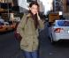 Katie Holmes arrive à Broadway (New York), le 29 décembre 2012, pour jouer Dead Accounts.