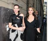 Liv Tyler et sa soeur Chelsea arrivent au défilé Givenchy