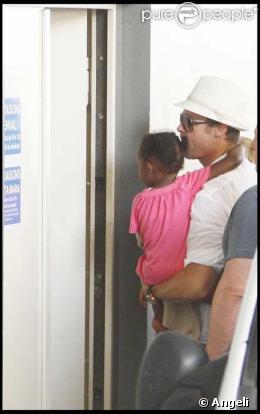 Brad Pitt et Zahara arrive à la fondation de Lenval