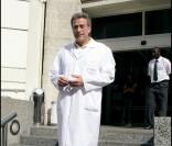 Le docteur Michel Sussmann a l'honneur de s'occuper d' Angelina Jolie