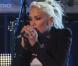 Gwen Stefani et le groupe No Doubt interprètent Push and Shove, extraite de leur album du même nom lors d'un mini-concert en extérieur pour l'émission  Jimmy Kimmel Live! .