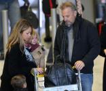 Kevin Costner : L'acteur débarque à Paris avec ses enfants et son épouse !