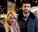  Gerard Piqué et sa belle Shakira assistent à la présentation du livre du père du sportif, à Barcelone, le 17 novembre 2011. 
  