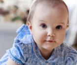 Athena de Danemark, 1 an : D'adorables portraits pour son anniversaire, enfin !