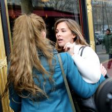 Florence Cassez et Melissa Theuriau se sont enfin retrouvées au restaurant "La Grande Armée" a Paris, le 25 janvier 2013