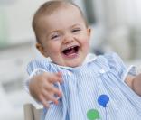 Princesse Estelle, 1 an : Joyeuse et jolie comme sa maman Victoria à son âge