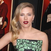 Scarlett Johansson à la première du film Hitchcock à New York, le 18 novembre 2012.