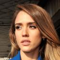 Fashion Week : Jessica Alba, ravissante et matinale pour le défilé Kenzo
