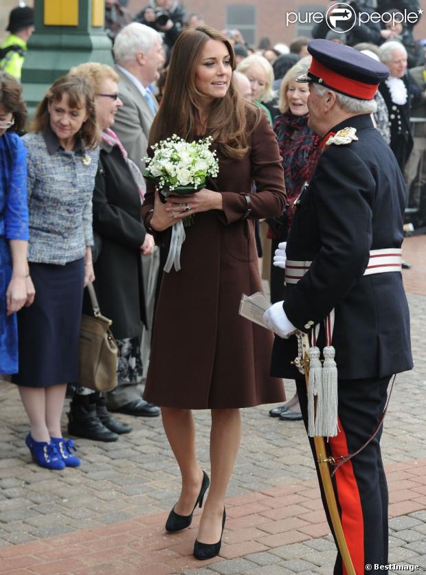 CASA REAL BRITÁNICA - Página 77 1070284-la-duchesse-de-cambridge-catherine-620x0-1