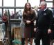La belle duchesse de Cambridge, Kate Middleton, enceinte et détendue se rend au Fishing Heritage Centre à Grimsby le 5 mars 2013.
