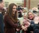 La duchesse de Cambridge, Kate Middleton, enceinte et détendue se rend au Fishing Heritage Centre à Grimsby le 5 mars 2013.