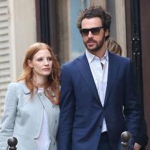 Jessica Chastain séduisante au côté de Gian Luca Passi dans le Marais à Paris, le 6 mars 2013.