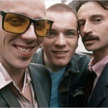 Ewen Bremner, Ewan McGregor et Robert Carlyle dans Trainspotting.
