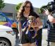 La jolie Khloe Kardashian amincie et en pleine séance shopping à West Hollywood, le 13 mars 2013.