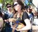 Khloe Kardashian amincie et en pleine séance shopping à West Hollywood, le 13 mars 2013.
