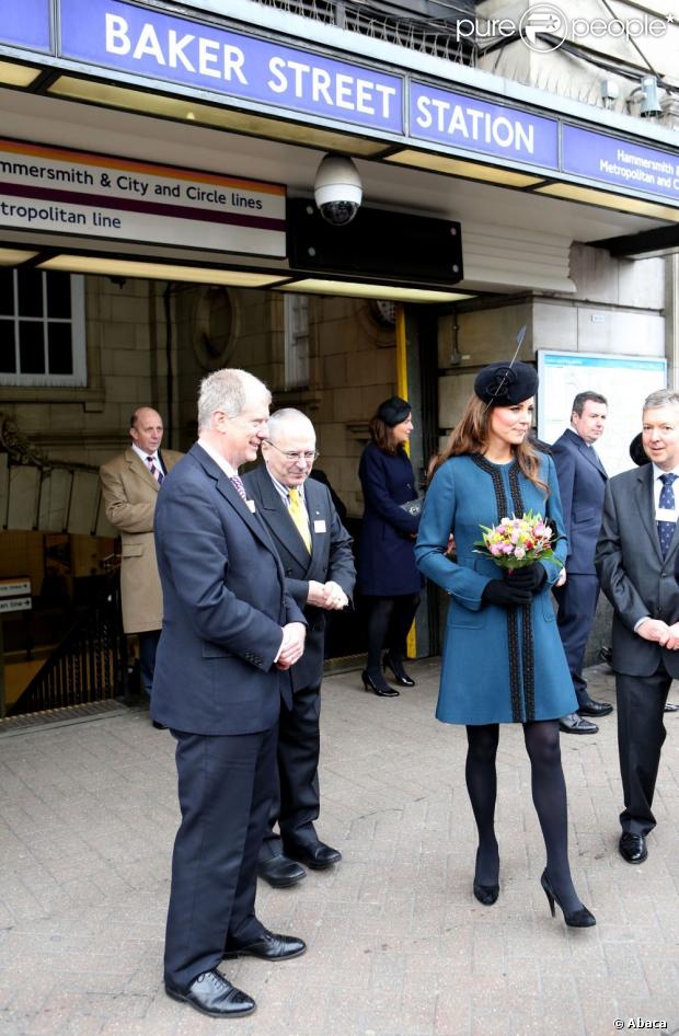 CASA REAL BRITÁNICA - Página 80 1081883-the-duchess-of-cambridge-during-a-visit-620x0-1