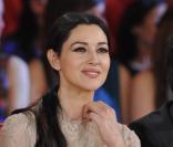 Monica Bellucci: Une bombe lumineuse et sensuelle pour Alain Chabat et Kad Merad