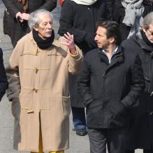 Jean Rochefort et Edouard Baer - Obsèques de l'écrivain et éditeur Jean-Marc Roberts au cimetière Montmartre à Paris le 29 mars 2013.