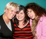 Mimie Mathy, Michèle Bernier et Isabelle de Botton en mai 2006 à Paris