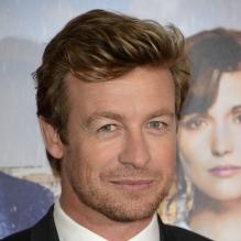 Le séduisant Simon Baker le 8 avril 2013 à Paris