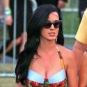 Katy Perry laisse exploser sa sensualité en bikini et mini-jupe à Coachella