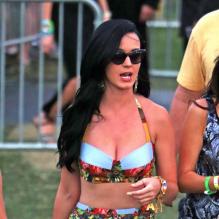 Katy Perry super glamour avec une amie à Coachella 2013.