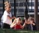 Nicole Richie, lookée et sexy, s'offre des fous rires avec Harlow et Sparrow