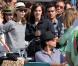 SOFIA COPPOLA ET EMMA WATSON - EMMA WATSON SUR LE TOURNAGE DU NOUVEAU FILM DE SOFIA COPPOLA "THE BLING RING" A VENICE, LE 12 AVRIL 2012. POUR LE TOURNAGE DU FILM, L'ACTRICE ARBORE UN TATOUAGE EN BAS DU DOS.