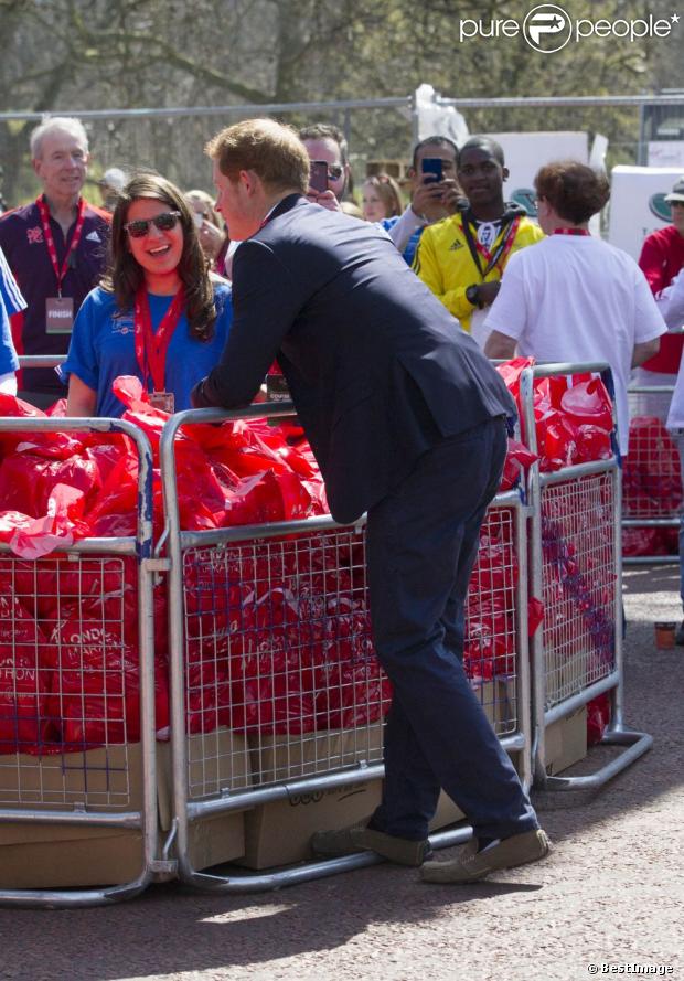 CASA REAL BRITÁNICA - Página 86 1108850-le-prince-harry-d-angleterre-est-venu-620x0-1