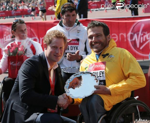 CASA REAL BRITÁNICA - Página 86 1108853-hrh-prince-harry-congratulates-620x0-1