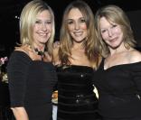  Olivia Newton-John, sa soeur Rona et sa fille Totie Goldsmithà Melbourne, le 13 mai 2011.  