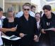 Pierce Brosnan à l'aéroport de Los Angeles, le 25 avril 2013.
