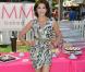 Teri Hatcher, hôtesse de charme d'un vide-grenier de célébrités, à Glendale, Los Angeles, le 27 avril 2013 - Quel corps à 48 ans !
