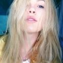 Ireland Baldwin : Insultée, la fille de Kim Basinger réagit et se défend