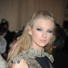 Taylor Swift au Metropolitan Museum of Art pour le gala annuel du Costume Institute orchestré par la rédactrice en chef du magazine Vogue US et directrice artistique du groupe Condé Nast Anna Wintour. La soirée avait pour thème "Chaos to couture exhibition". A New York, le 6 mai 2013. <br /><br /><br />