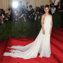 Katie Holmes au Metropolitan Museum of Art pour le gala annuel du Costume Institute orchestré par la rédactrice en chef du magazine Vogue US et directrice artistique du groupe Condé Nast Anna Wintour. La soirée avait pour thème "Chaos to couture exhibition". A New York, le 6 mai 2013. <br /><br /><br />