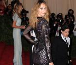 Stacy Keibler au Metropolitan Museum of Art pour le gala annuel du Costume Institute orchestré par la rédactrice en chef du magazine Vogue US et directrice artistique du groupe Condé Nast Anna Wintour. La soirée avait pour thème "Chaos to couture exhibition". A New York, le 6 mai 2013.    