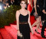 Emma Roberts au Metropolitan Museum of Art pour le gala annuel du Costume Institute orchestré par la rédactrice en chef du magazine Vogue US et directrice artistique du groupe Condé Nast Anna Wintour. La soirée avait pour thème "Chaos to couture exhibition". A New York, le 6 mai 2013.    