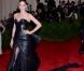Doutzen Kroes au Metropolitan Museum of Art pour le gala annuel du Costume Institute orchestré par la rédactrice en chef du magazine Vogue US et directrice artistique du groupe Condé Nast Anna Wintour. La soirée avait pour thème "Chaos to couture exhibition". A New York, le 6 mai 2013.