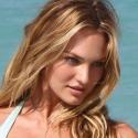 Candice Swanepoel : Bikini, plage et soleil pour l'Ange de Victoria's Secret
