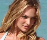 Candice Swanepoel : Bikini, plage et soleil pour l'Ange de Victoria's Secret
