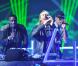 Akon, David Guetta et Ne-Yo sur la scène des Billboard Music Awards à Las Vegas, le 19 mai 2013.