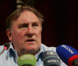Gérard Depardieu avec la sublime Liz Hurley pour des confidences "Turquoise"