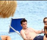 Matt Dillon en vacances, bien entouré