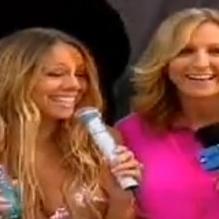 Mariah Carey, victime d'un incident vestimentaire, lors de son concert donné pour l'émission Good Morning America en direct, à New York, le 24 mai 2013.